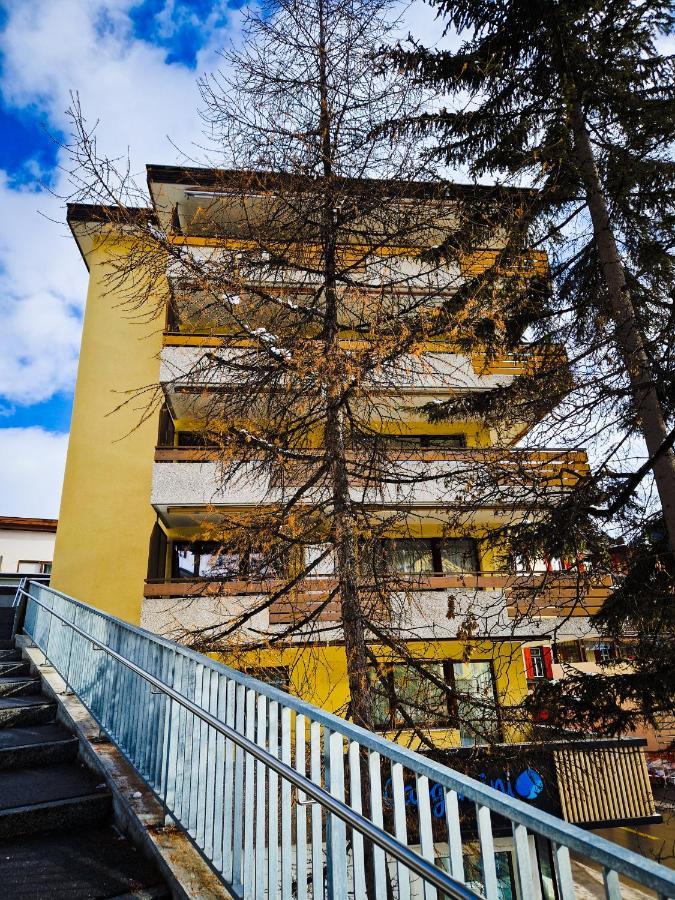 Fewo'S Und Apartment'S Schoeneck Давос Екстериор снимка